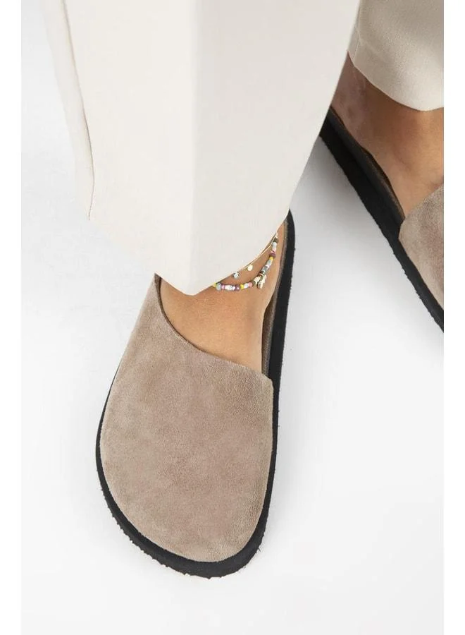 Ateshi Women's Genuine Leather Flat Sole Visor Slippers.