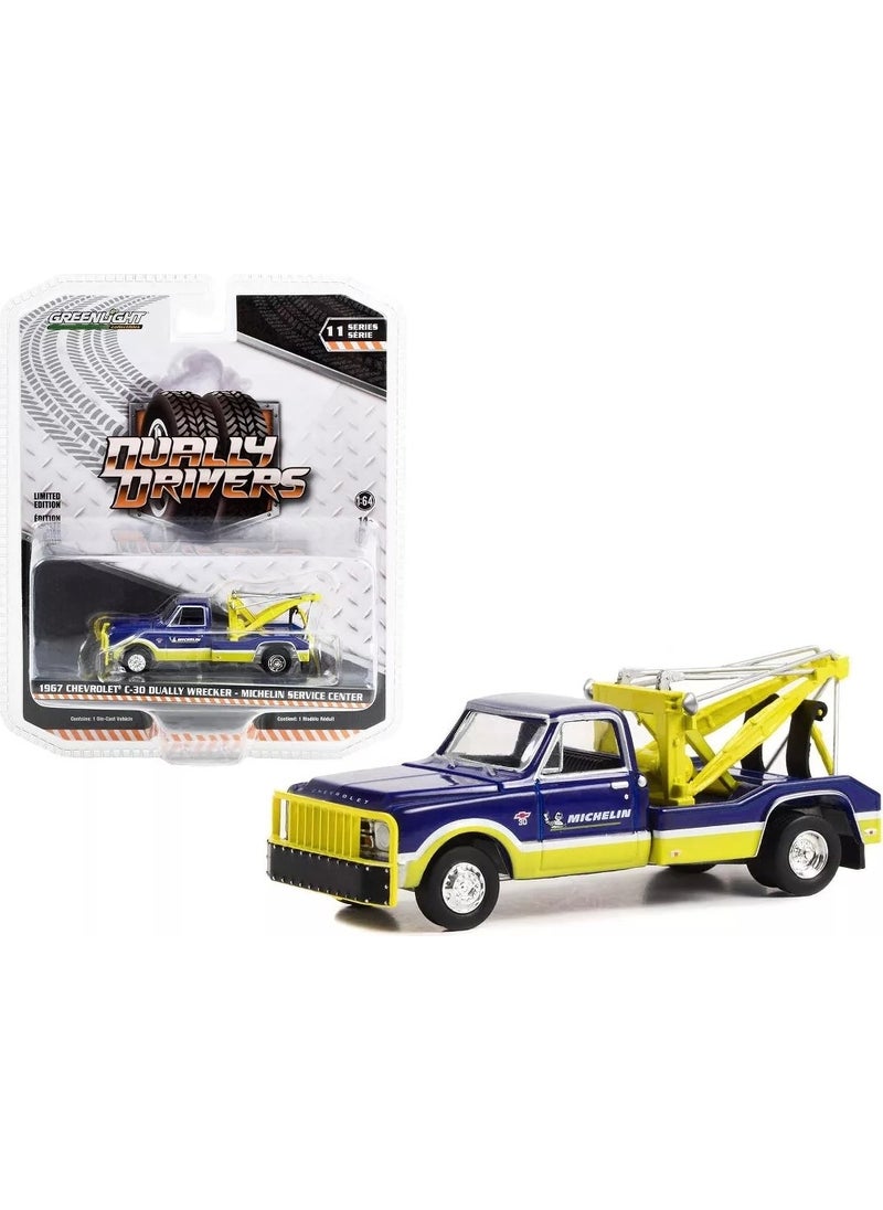 1:64 Dually Drivers Series 11 Michelin Service Center - 1967 Chevrolet C-30 Dually Wrecker 46110-A - pzsku/ZC538DAF4ABA9DFC23F1FZ/45/_/1741292911/c3c3befc-93fe-410a-b9c1-51dbd5ceb96d