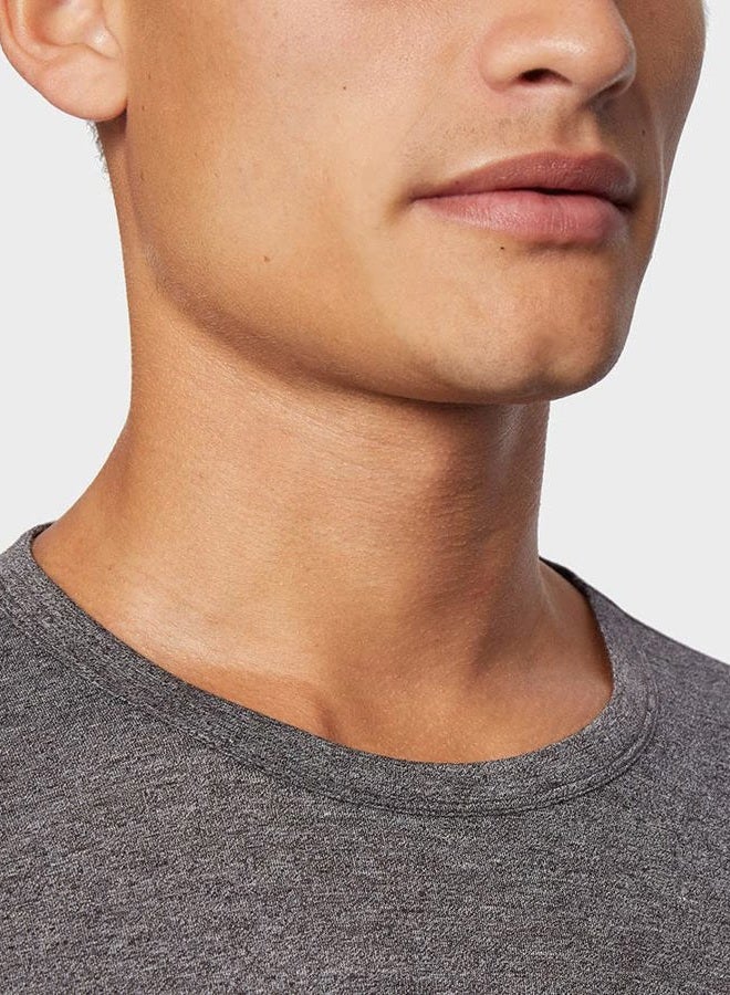 32 Degrees Men's Lightweight Baselayer Crew Top | Long Sleeve | Form Fitting | 4-Way Stretch | Thermal, Charcoal Heather, XL - Image 3