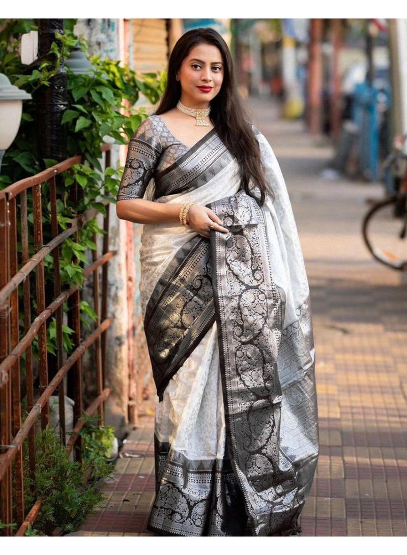 ساري حرير بناراسي نسائي من SIRIL، مصنوع من الحرير الخالص مع قطعة بلوزة غير مخيطة - Image 2