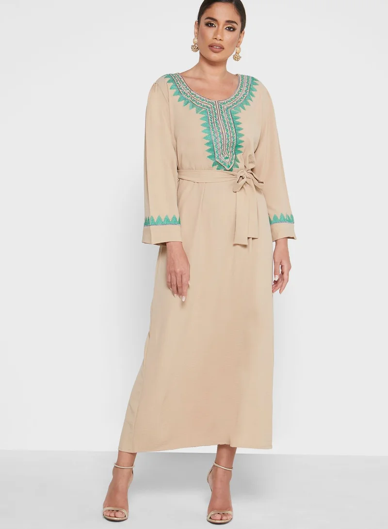 hayas closet Embroidered Neck Jalabiya