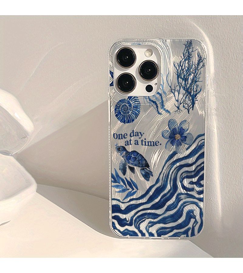 حافظة هاتف فضية لـ iPhone 14 Pro بتصميم زهور حيوانية وحماية كاملة - Image 1