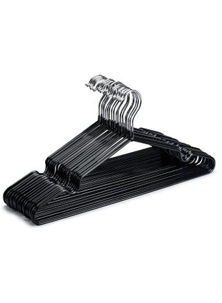 أطواق معدنية من هاوس داي - 10 قطع من الأطواق البلاستيكية - أطواق سوداء للقمصان لتوفير المساحة - أطواق مطاطية للمعاطف للبالغين - أطواق قوية لتحمل الوزن - أطواق مضادة للانزلاق - أطواق سلكية