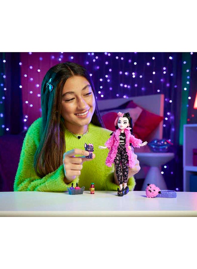 MONSTER HIGH Doll And Sleepover Accessories, Draculaura  Doll Pet Bat Count Fabulous , Creepover Party - Image 3