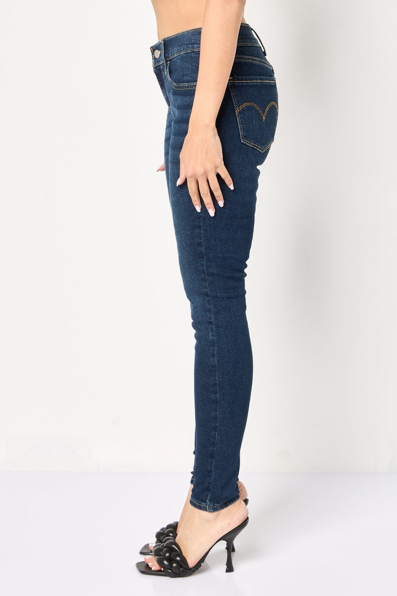 Levi's جينز ضيق للنساء، مغسول وقابل للتمدد، أزرق - Image 3
