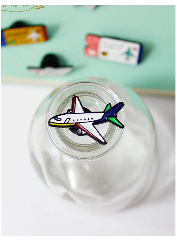 Distinctive and elegant unisex brooch with airplane design wonderful accessory suitable for bags and clothes and beautiful gift