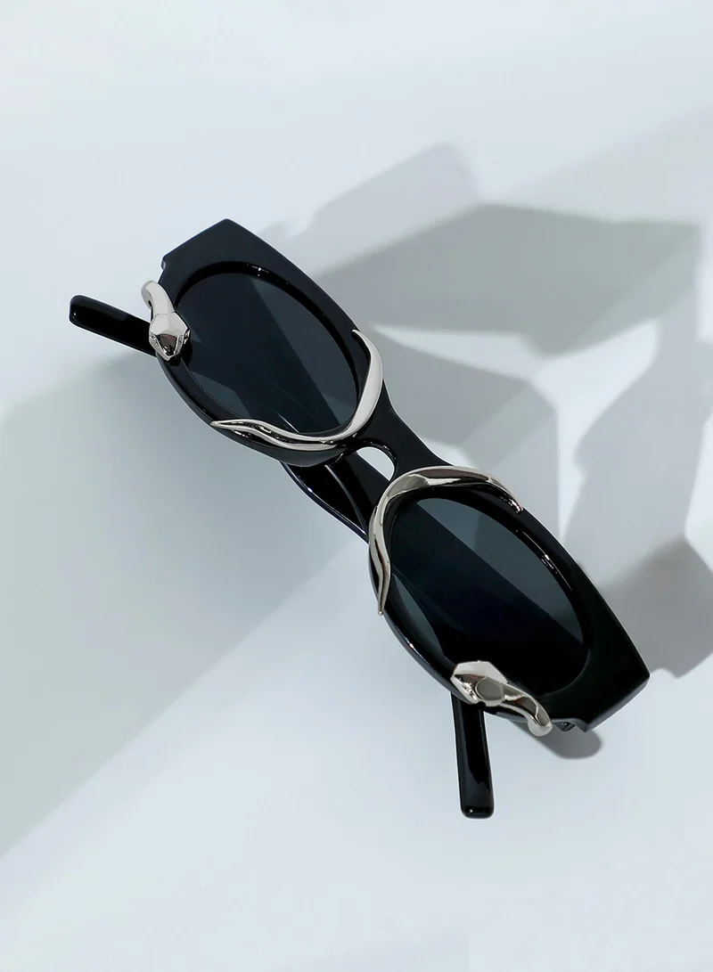 Haute Sauce The Serpent Oval Sunglasses - Onyx Black