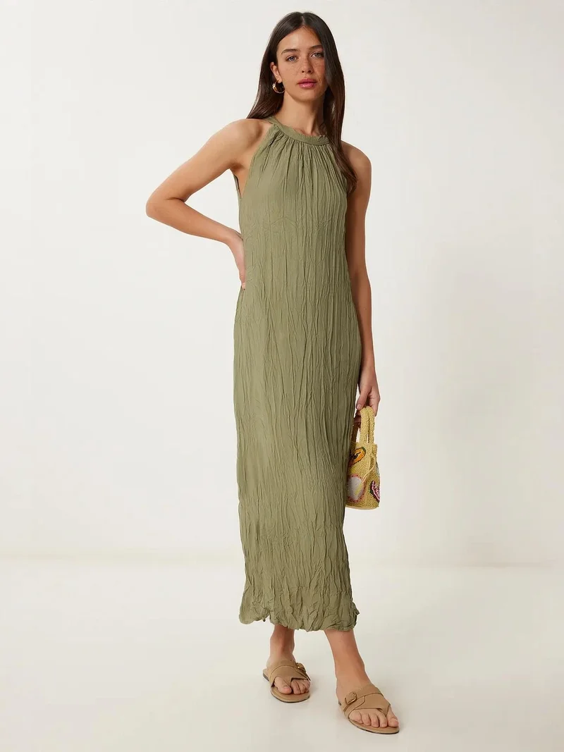 السعادة في إسطنبول ISTANBUL Textured Midi Dress with Halter Collar