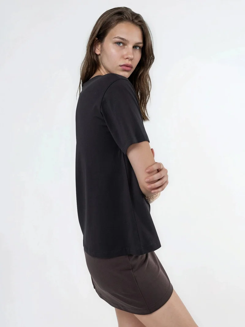 بوسيم BUSEM V-Neck Solid Knit T-Shirt