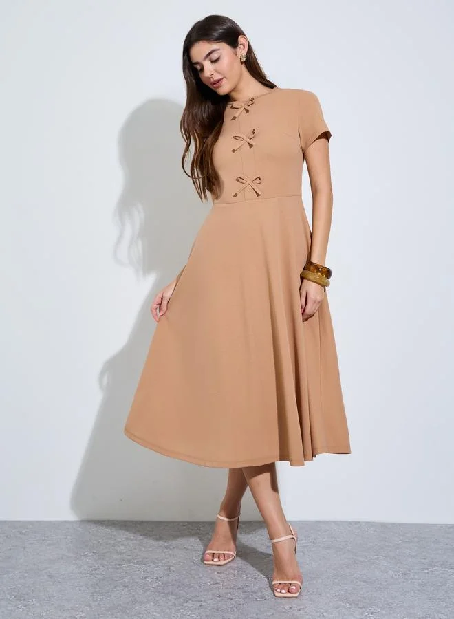 ستايلي Brown Round Neck Bow Detail Midi Dress