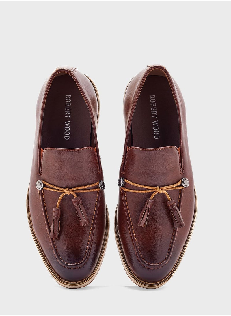 Robert Wood - Tassel Details Casual Slip Ons - Image 1