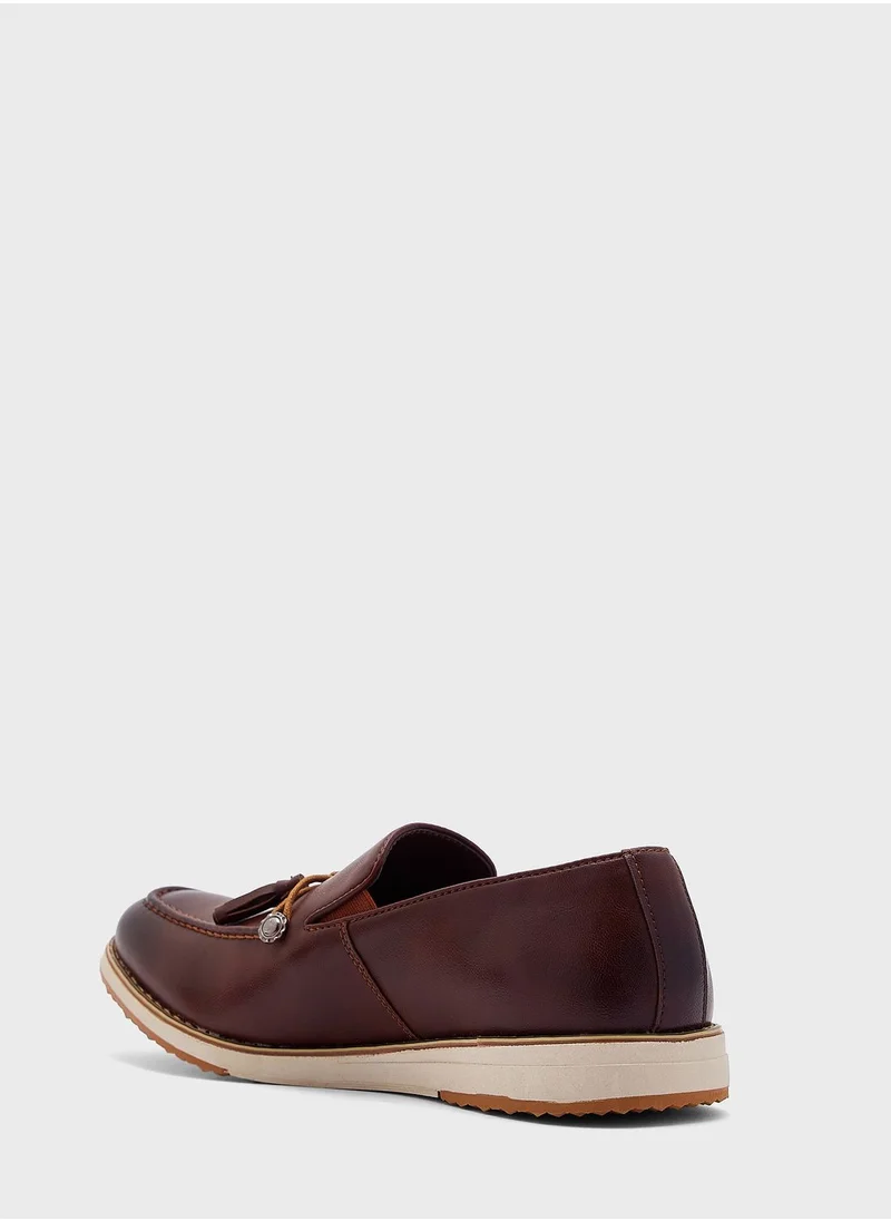 Robert Wood Tassel Details Casual Slip Ons