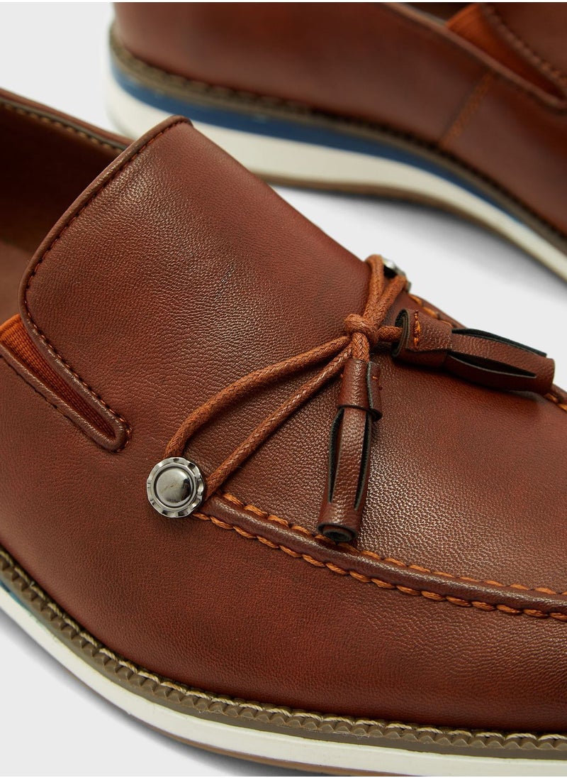 Robert Wood - Tassel Details Casual Slip Ons - Image 1