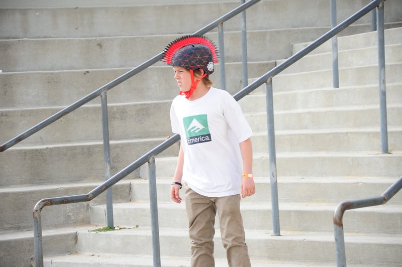 Krash خوذة كراش فيكتور فيكتور، سوداء، 12.6 × 7.9 × 8.7 بوصة، (8032875) - Image 4