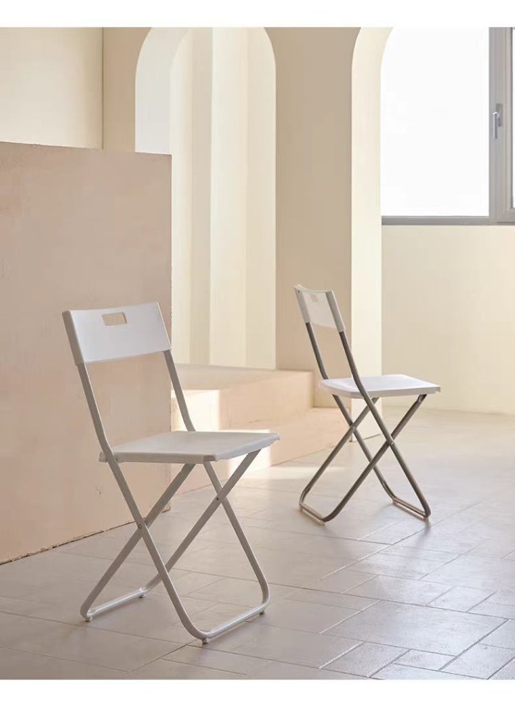 كرسي قابل للطي ، مقاعد بلاستيكية بيضاء قوية مع إطار معدني متين ، مثالية للأحداث والحفلات وحفلات الزفاف والترفيه في الهواء الطلق - Image 3