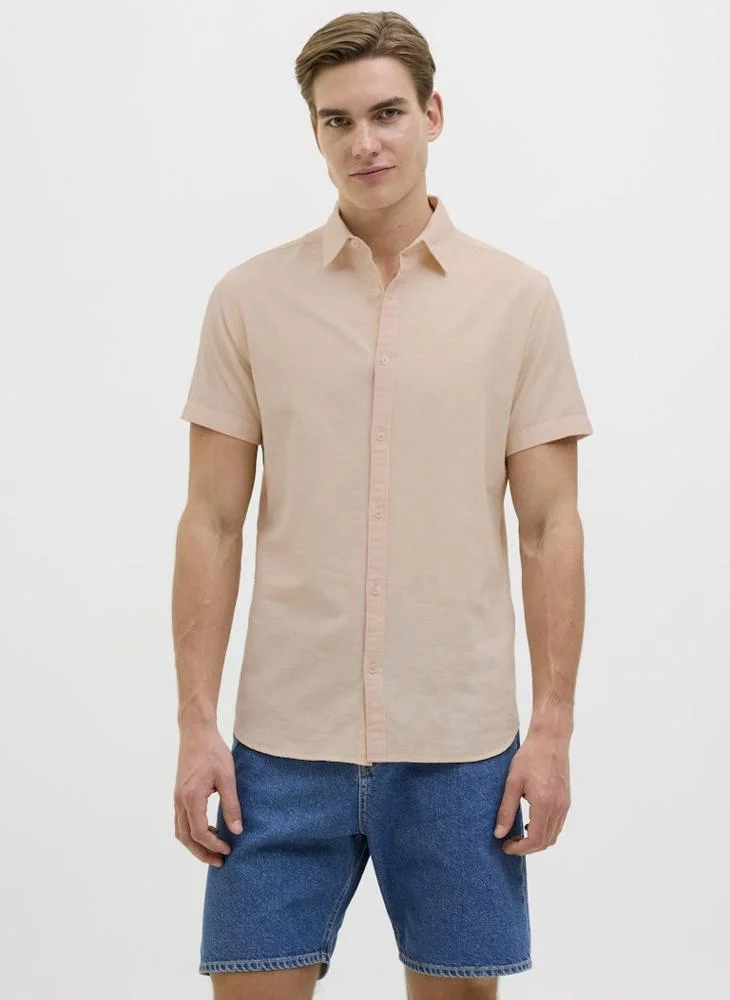 solid Regular Fit Half Sleeve Shirt