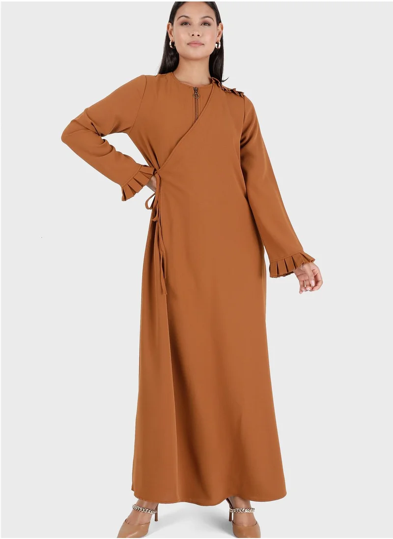 Modanisa Crew Neck Zip Detail Abaya