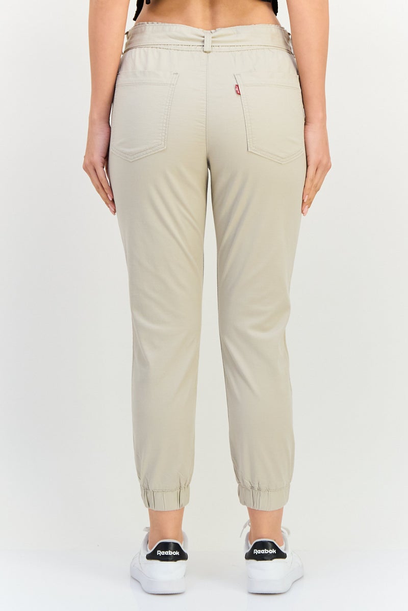 Levi's سروال جوجر عادي بحزام للنساء، تان - Image 3