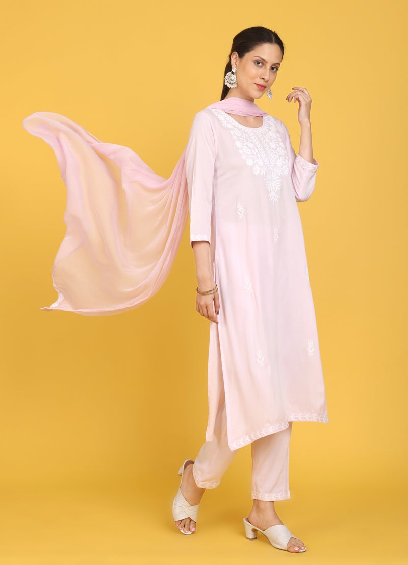 كاري طقم كورتا شيكانكاري للسيدات مع دوباتا - فيت مستقيم | شيفون دوباتا مع شريط مطرزة | بنطال مستقيم مع جيب جانبي | مجموعة كورتا للنساء - Image 2