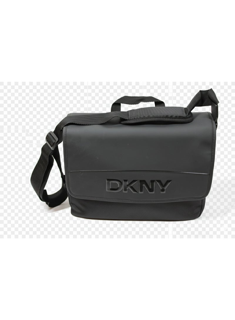 دكني حقيبة كروس بودي رجالية من دي كيه إن واي بشعار بارز وحزام قابل للتعديل - أسود - Image 4