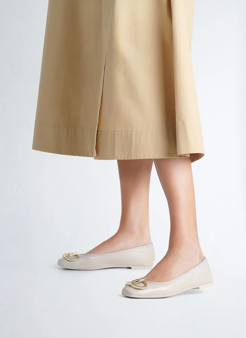 ليو جو باليرينا جلد أبيض