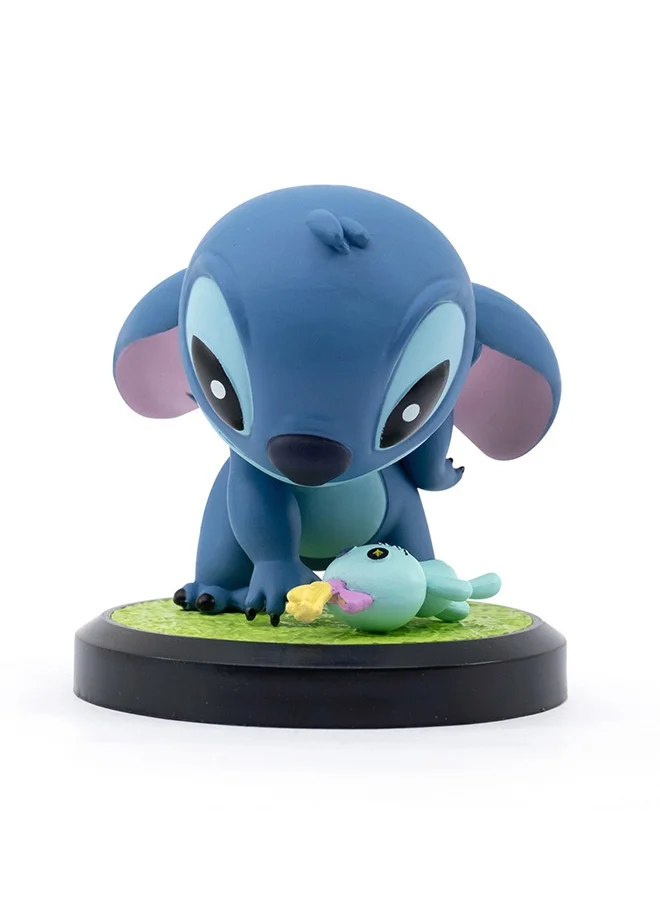 ديزني Lilo And Stitch Art Gallery Figure Series| Collectible Figure | Display Figure | Perfect Gift for Collectors and Kids - Stitch Gleaning the Scrump