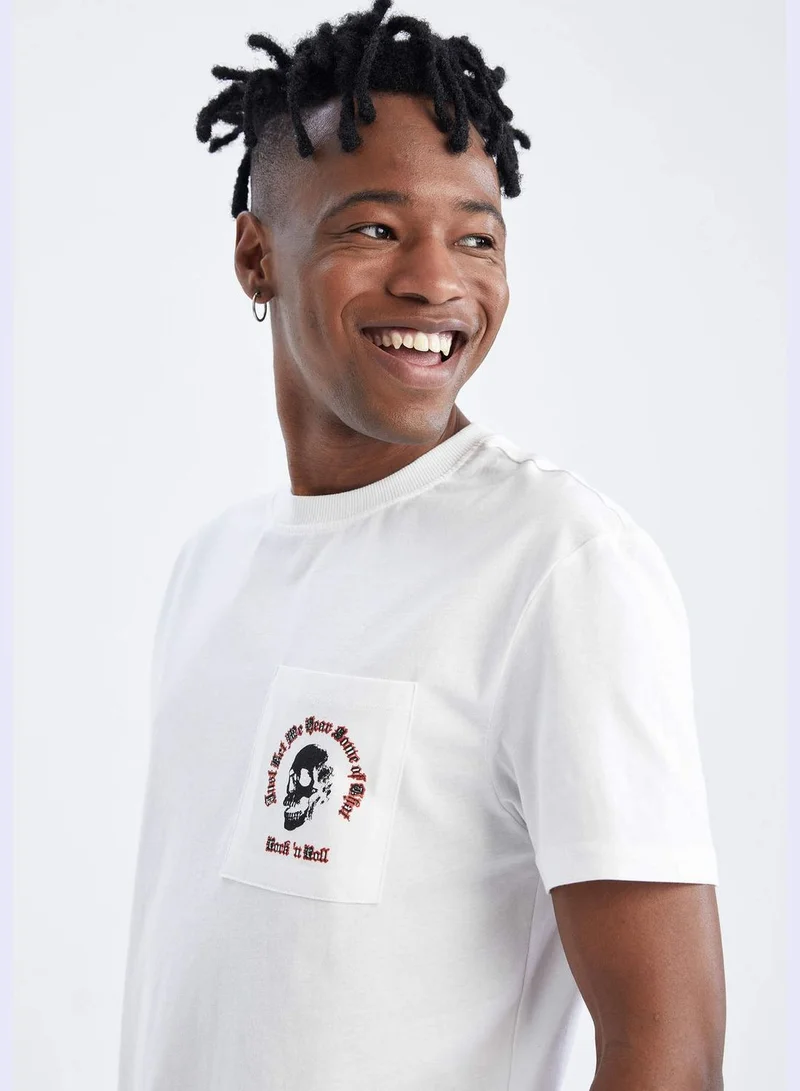 DeFacto Regular Fit Short Sleeve Minimal Logo Print T-Shirt