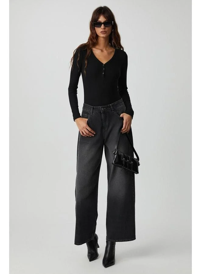 GRIMELANGE Kalanı Women's Long Sleeve Snap V-Neck Pleated Button Black Blouse.