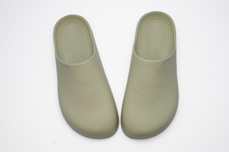 Madas Oyster Ultra Waterproof Beach Slides - Unisex - Image 4