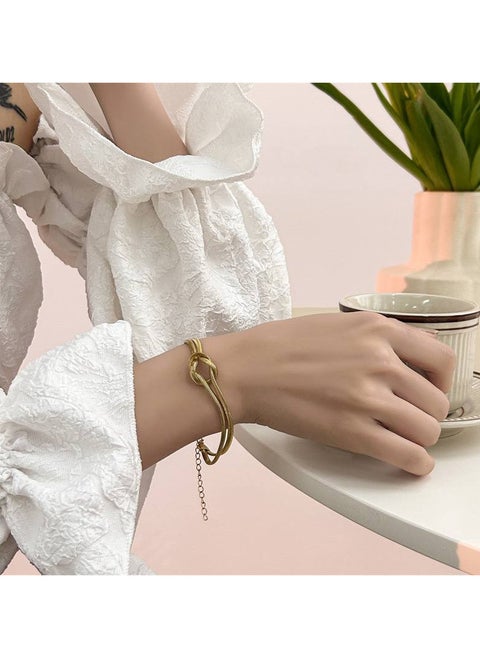 A trendy braided bracelet with an elegant modern design that adds a refined touch to your look. Made from high-quality stainless steel for lasting durability without color change!