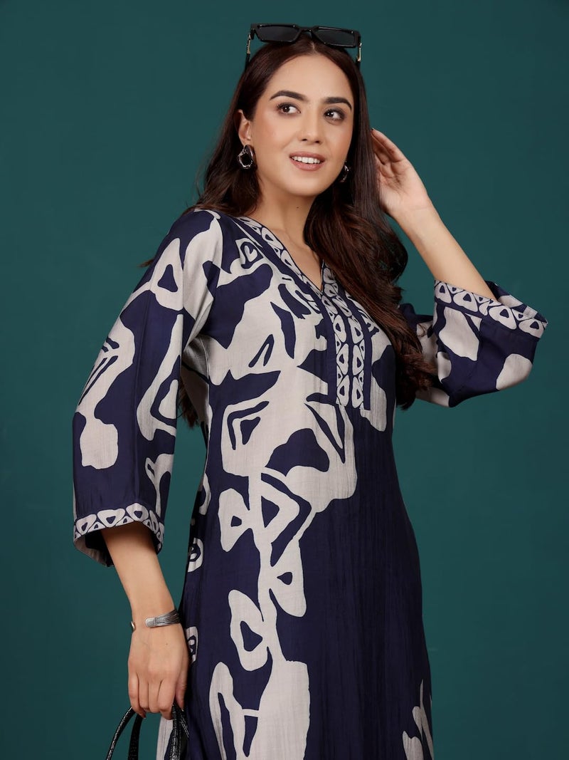 Varanga Women Abstract Printed V Neck Flared Sleeve Kurta with Trouser - Image 5