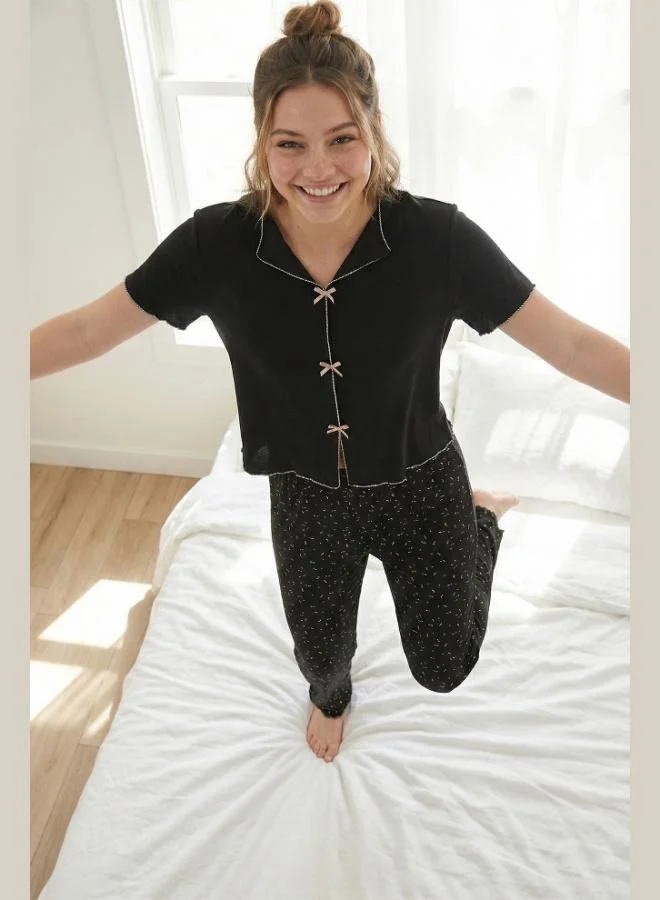 ليلا Lela Patterned Standard Fit Short-Sleeved Pajama Set with Ribbon Detail Women's PAJAMA SET 6091435