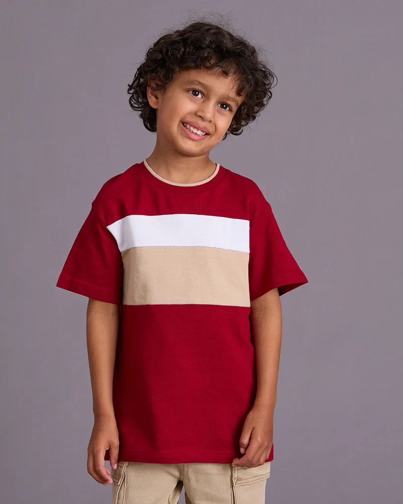 ردتاغ Boys Red Embellished T-Shirt