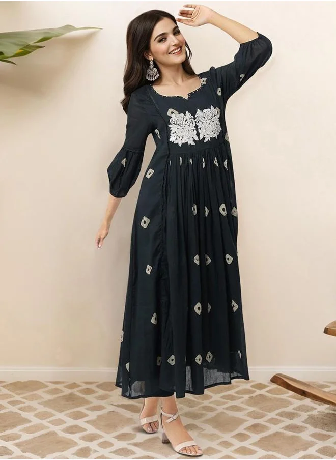 آي شين Palazzo Women Bottle Green Cotton Kurta Set with Embroidered pattern Tunic and Palazzo features a Round neckline and Three-Fourth Sleeve secured with Elastic closure and styled in Straight Fit ideal for Festive moments — perfect for fashion-forward occasions.
