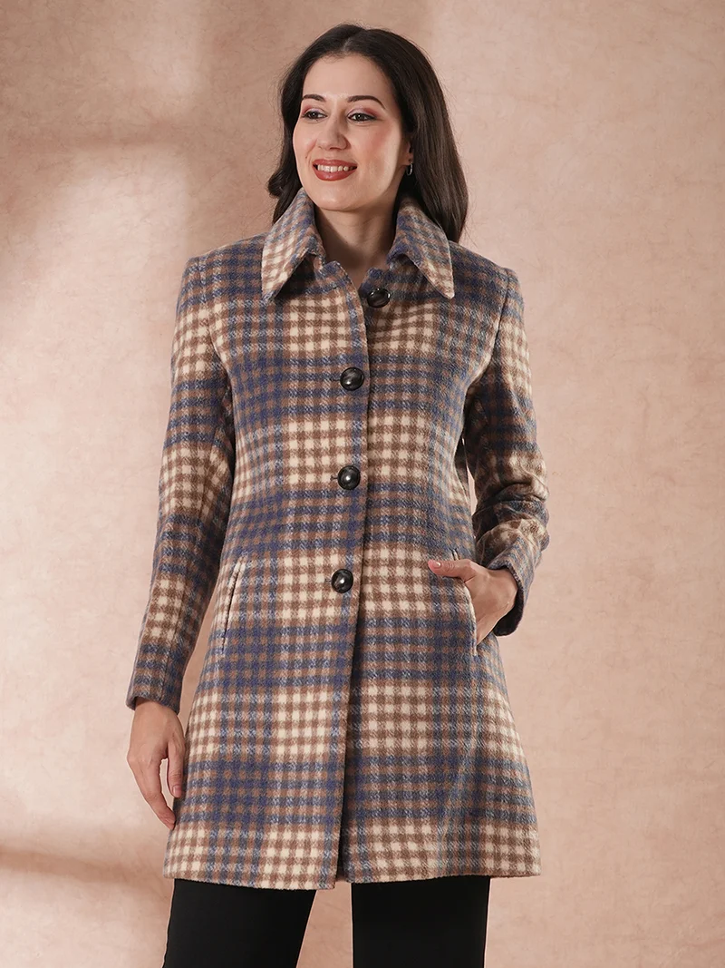 جلو باص بالطو نسائي كاروهات بياقة عريضة من جلوبس