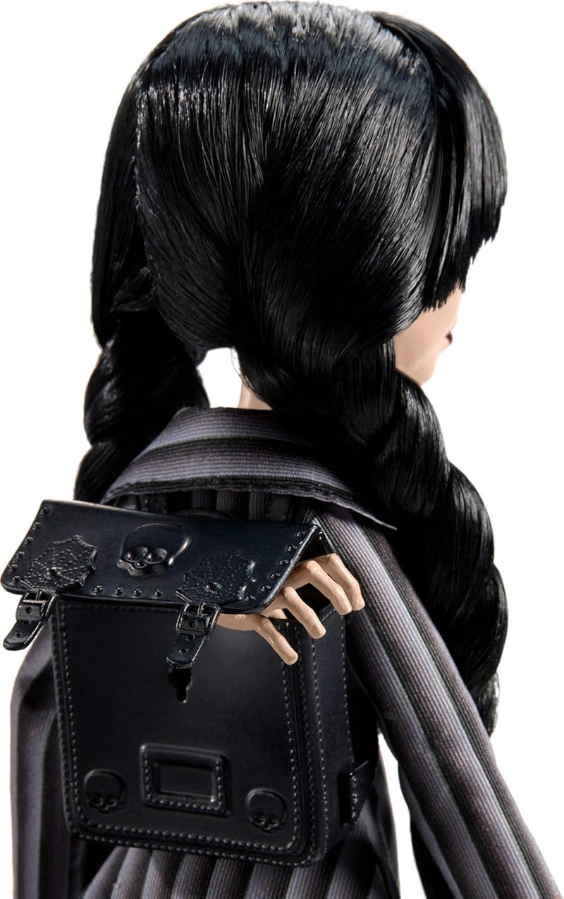 مونستر هاي دمية Monster High Wednesday وملحقاتها، شخصية Wednesday Addams القابلة للتحصيل بزي Nevermore Academy مع أيادي باردة وحقيبة ظهر، حامل الدمية HXJ04 - Image 3