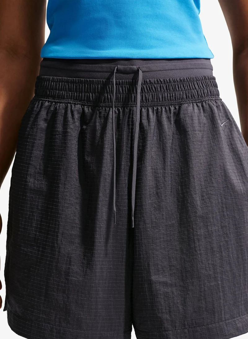 Nike GRIDIRON/(GRIDIRON) Lightweight Ripstop Shorts for Women | Best Price UAE