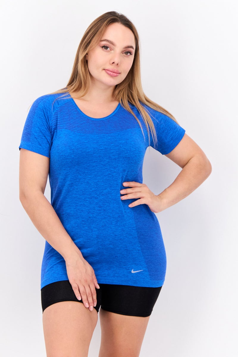 Nike تي شيرت تدريب قصير الأكمام للنساء بتقنية دري-فيت، أزرق - Image 1