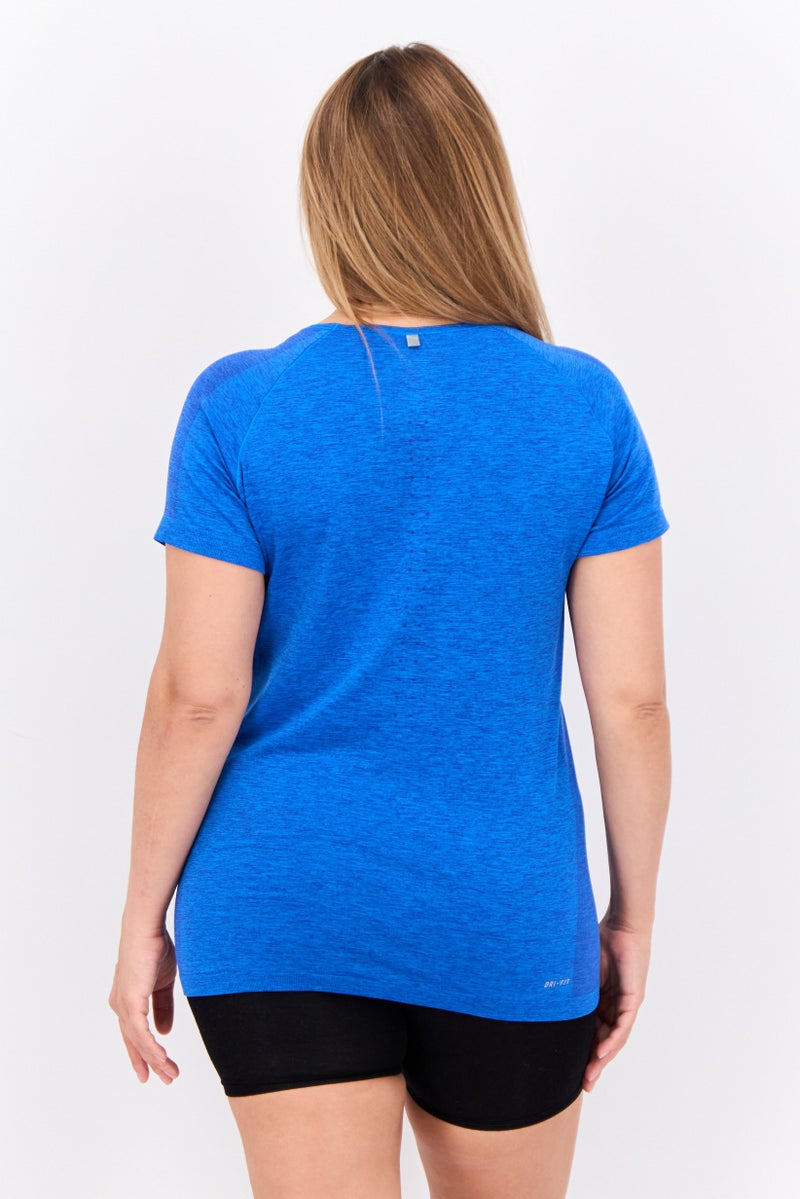 Nike تي شيرت تدريب قصير الأكمام للنساء بتقنية دري-فيت، أزرق - Image 3