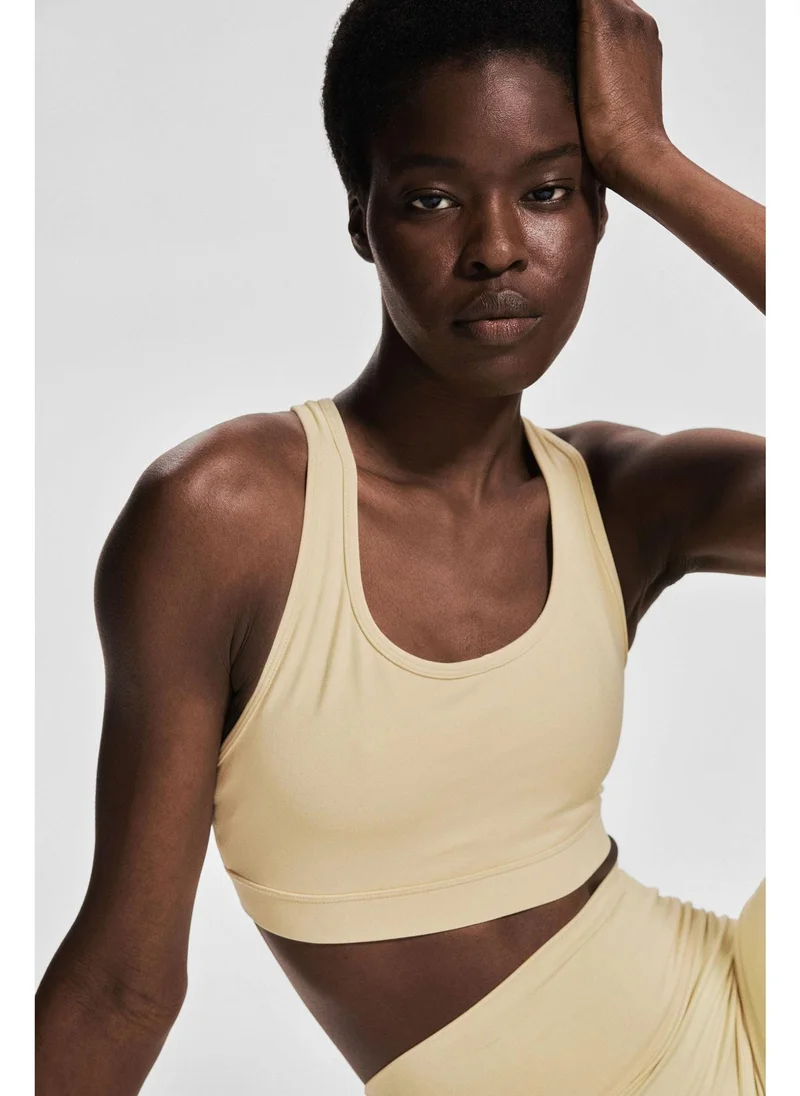 H&M Medium Support Sports bra with SoftMove™