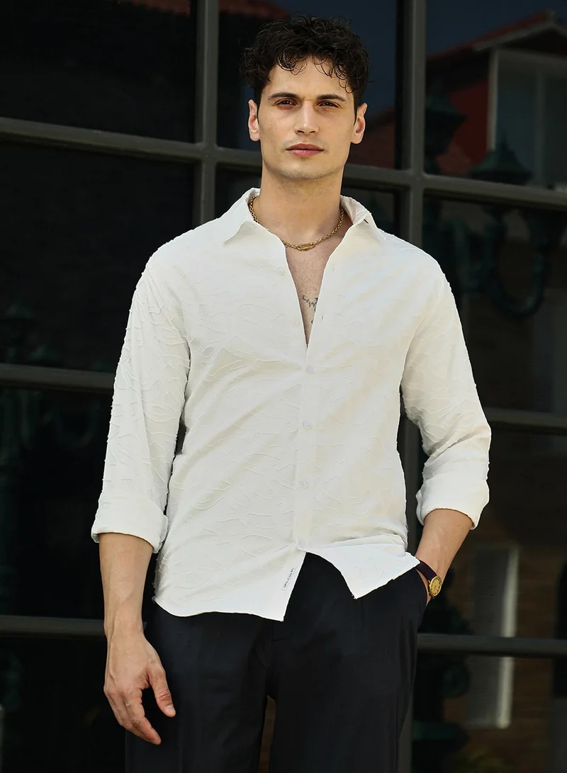 Campus Sutra Campus Sutra Men's Chalk White Abstract-Edge Shirt For Casual Wear | Spread Collar | Long Cuffed Sleeves | Button Closure | Shirt Crafted With Comfort Fit For Everyday Wear