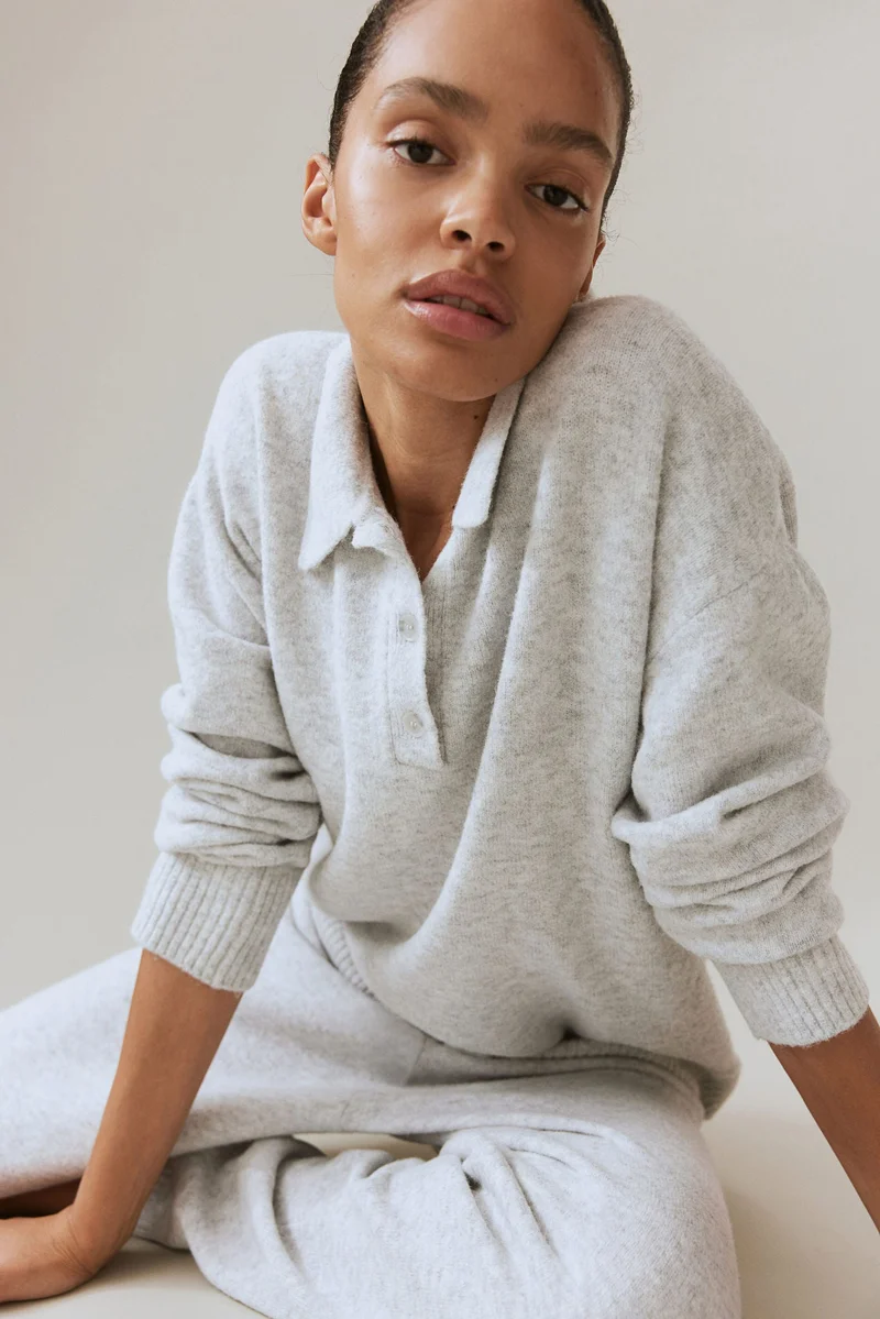 اتش اند ام كنزة بياقة محبوكة بتصميم ناعم