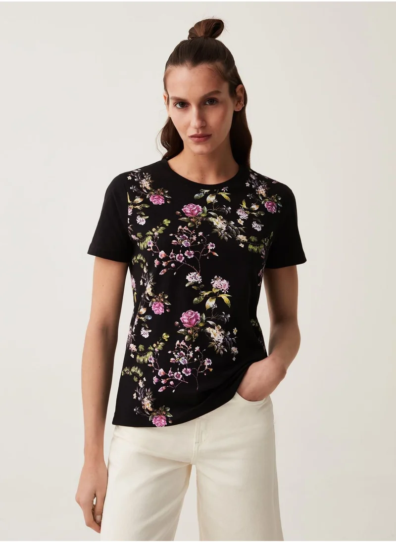 او في اس Cotton T-shirt with floral print