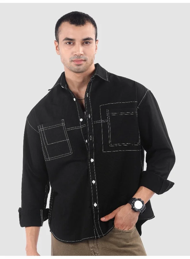 بيونغ قميص أسود بجيبين مزدوجين وخياطة متباينة