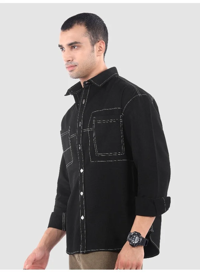 بيونغ قميص أسود بجيبين مزدوجين وخياطة متباينة