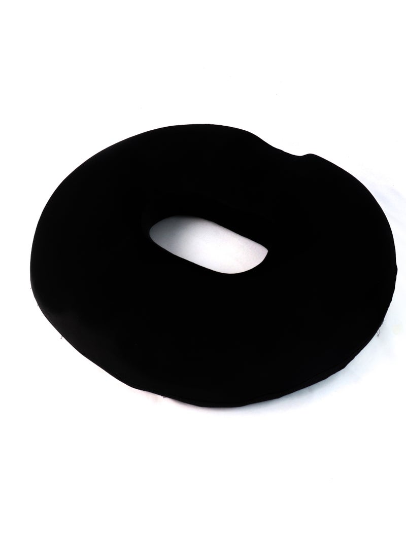 ماكس كمفورت وسادة طبيه للوقايه من آلام البواسيرعند الجلوس لفترات طويلة والحصول على راحة مثالية , مقعد من الميموري الامريكي عالي الجودة مع غطاء من القطيفة الناعمة الملمس القابل للغسل, لون اسود - Image 2