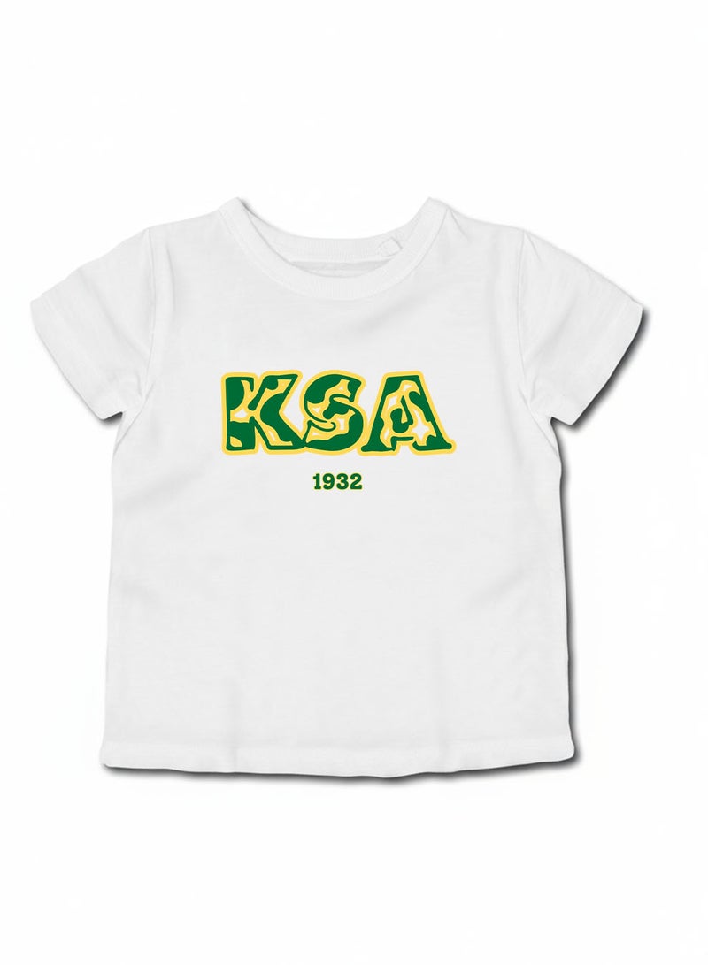 لوحة تيشيرت قطن للأطفال مناسب للأولاد والبنات لمناسبة اليوم الوطني السعودي أو للفخر بالانتماء للوطن في كل الأوقات - Image 1