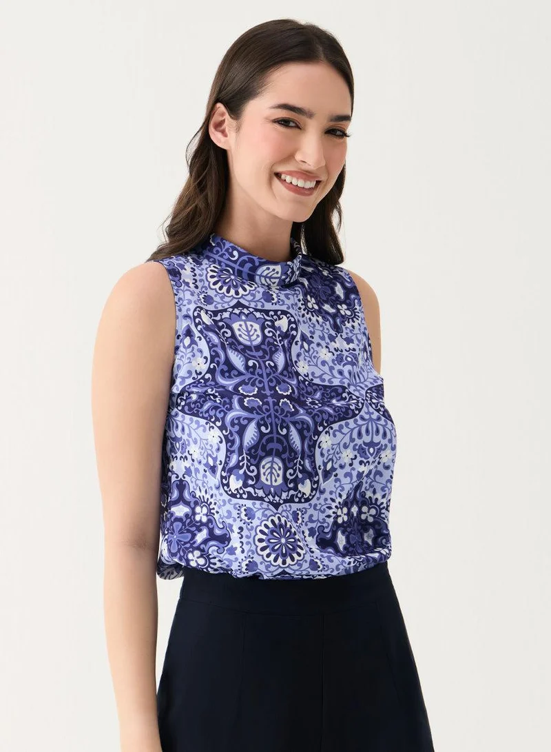 Zigzag Printed Sleeveless Turn-Up Neck Top