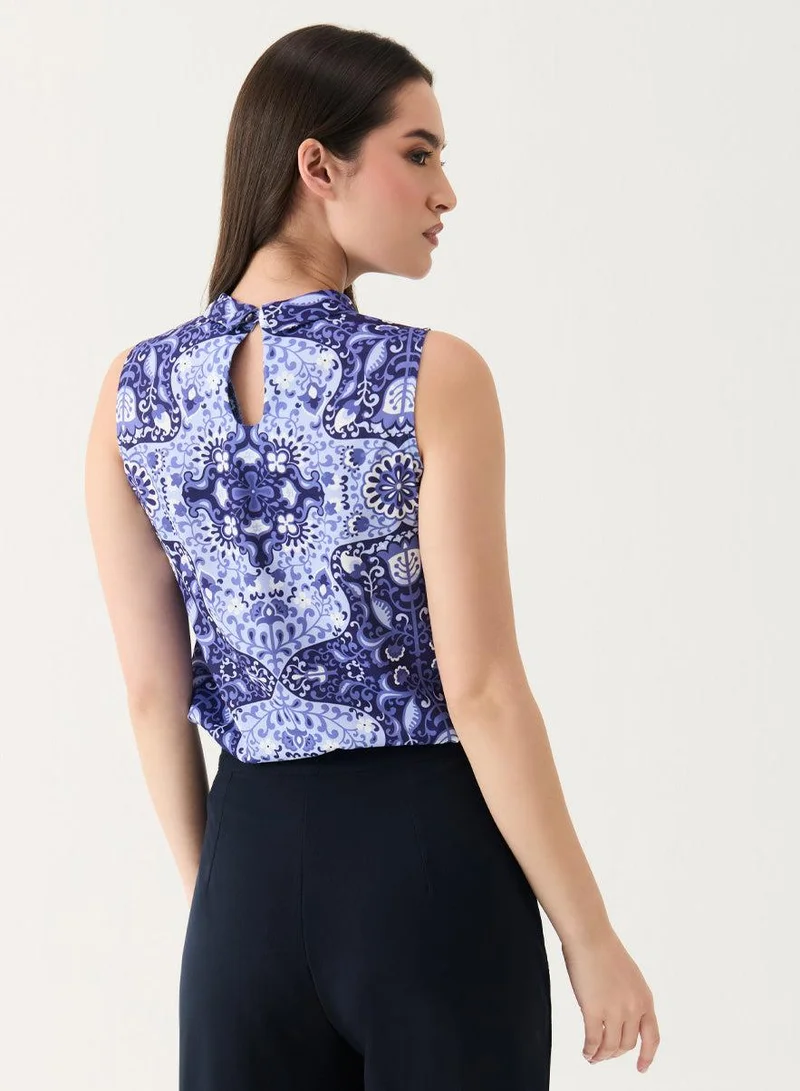 Zigzag  Printed Sleeveless Turn-Up Neck Top for Women | Best Price UAE