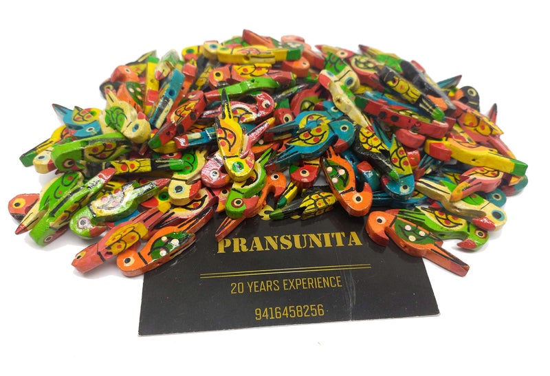 PRANSUNITA Wooden Parrot Beads (3.5 cm) Used for Art and Crafts, Dresses, Beading, Pendant Jewelry Making, DIY Crafts & School Project etc Pack of 50 - Color Multicolored - Image 4